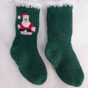 Non-slip, green knitted Santa socks with bottom grips and furry trim tops BNWOT